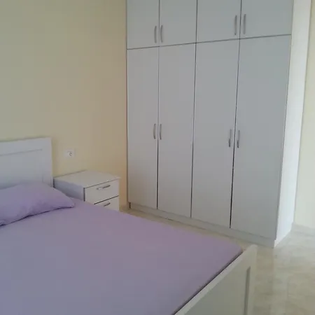 Roza Shengjin Apartment Hotel 3*